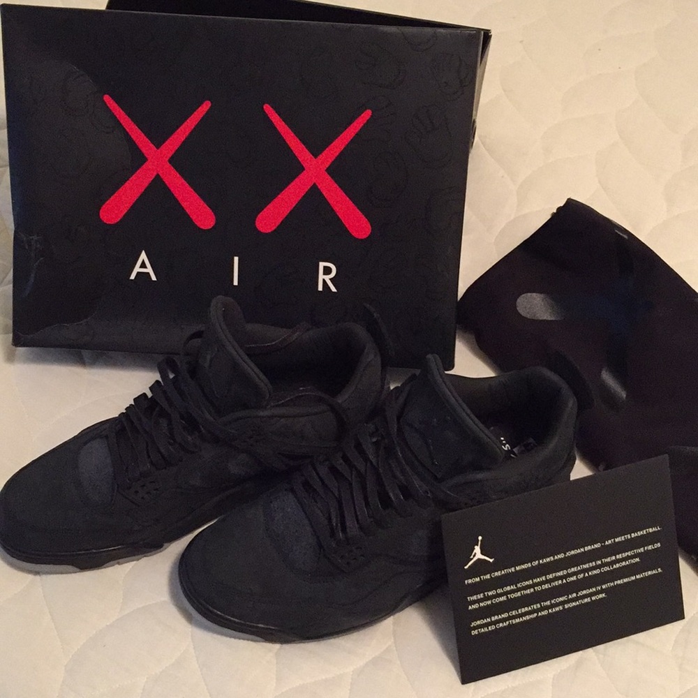 Air Jordan 4 Retro Kaws Black, size 11.5